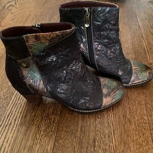 LArtiste Spring Step Booties Brown and Green size 38